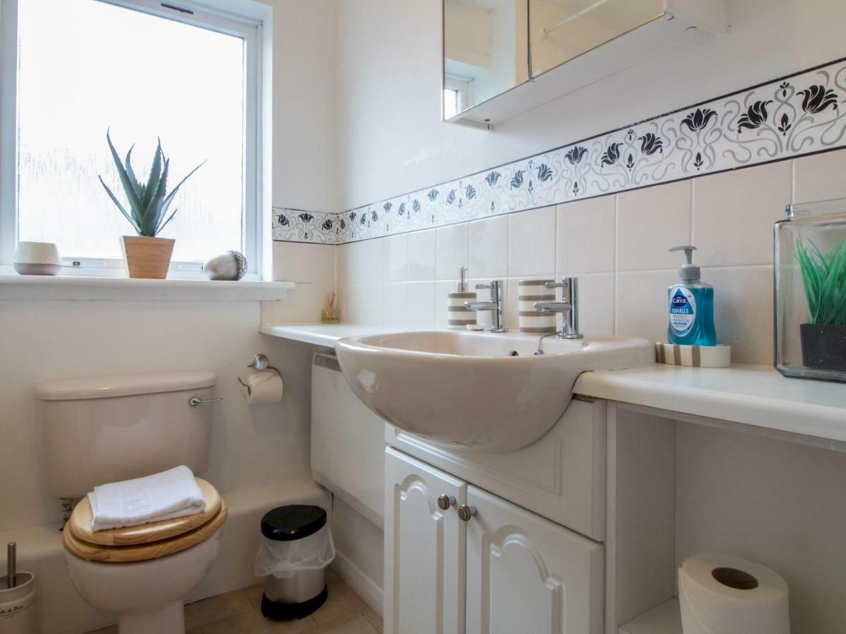 Bright & Tranquil Apartment Near City Centre With Free Parking! Edinburgh Exterior foto